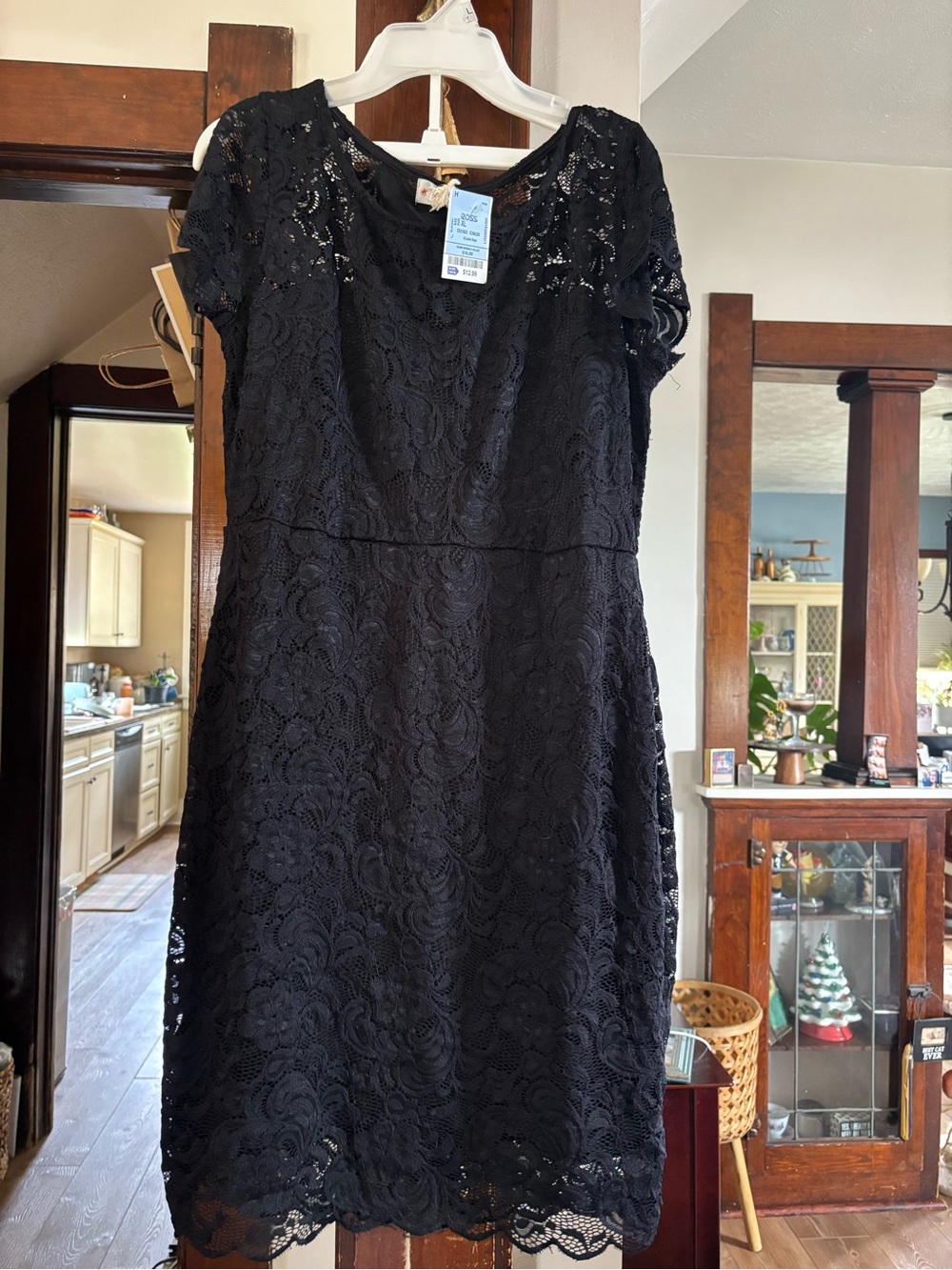 Ciso Black Lace Midi Dress with Short Sleeves